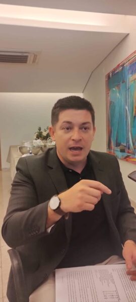 Comércio de São Carlos fecha 38 vagas em 2023