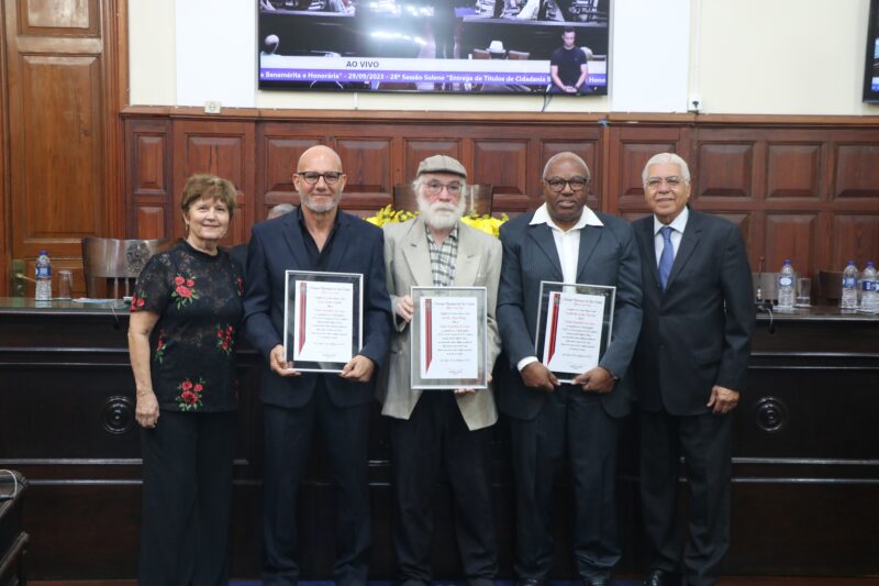 Câmara entrega títulos de cidadania benemérita e honorária