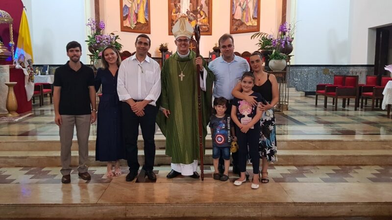 André Rebello e Gustavo Pozzi participam da missa em defesa da vida