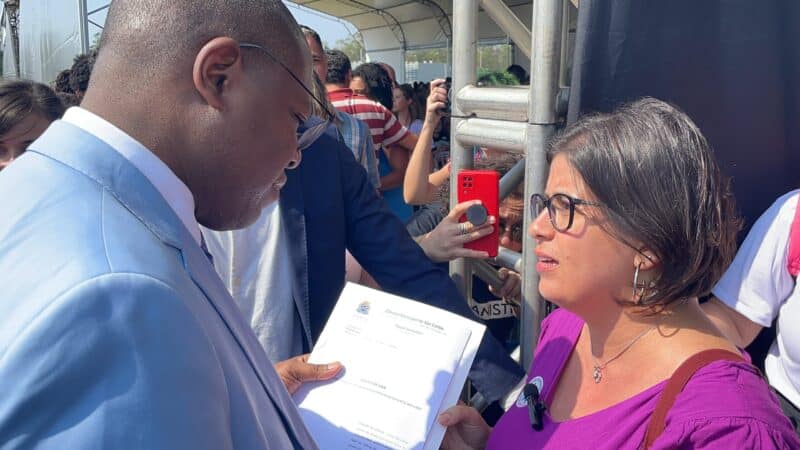 Raquel entrega relatório Juventude Viva para ministro Silvio Almeida