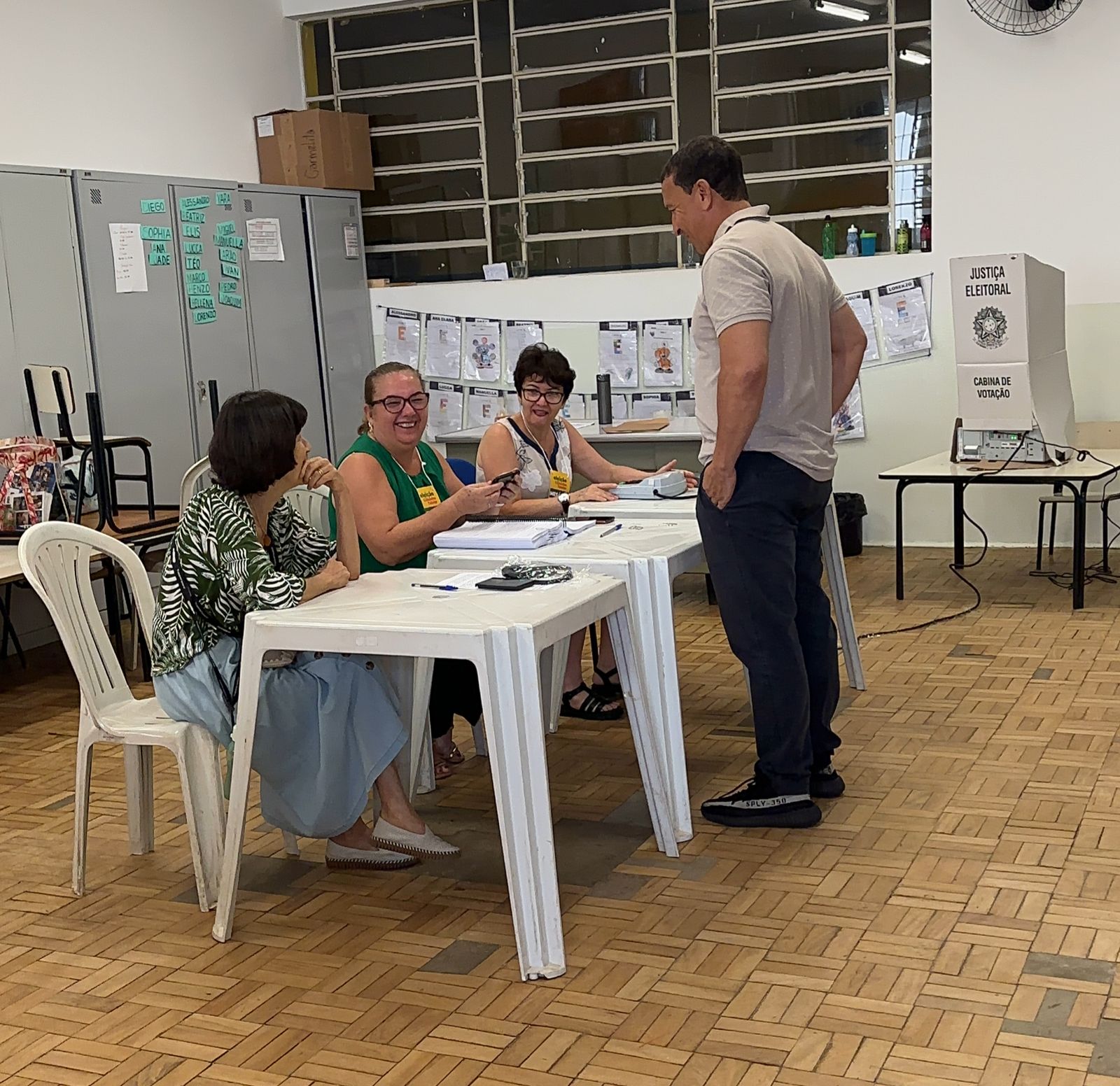 Vice-prefeito Edson Ferraz, vota na eleição do Conselho Tutelar