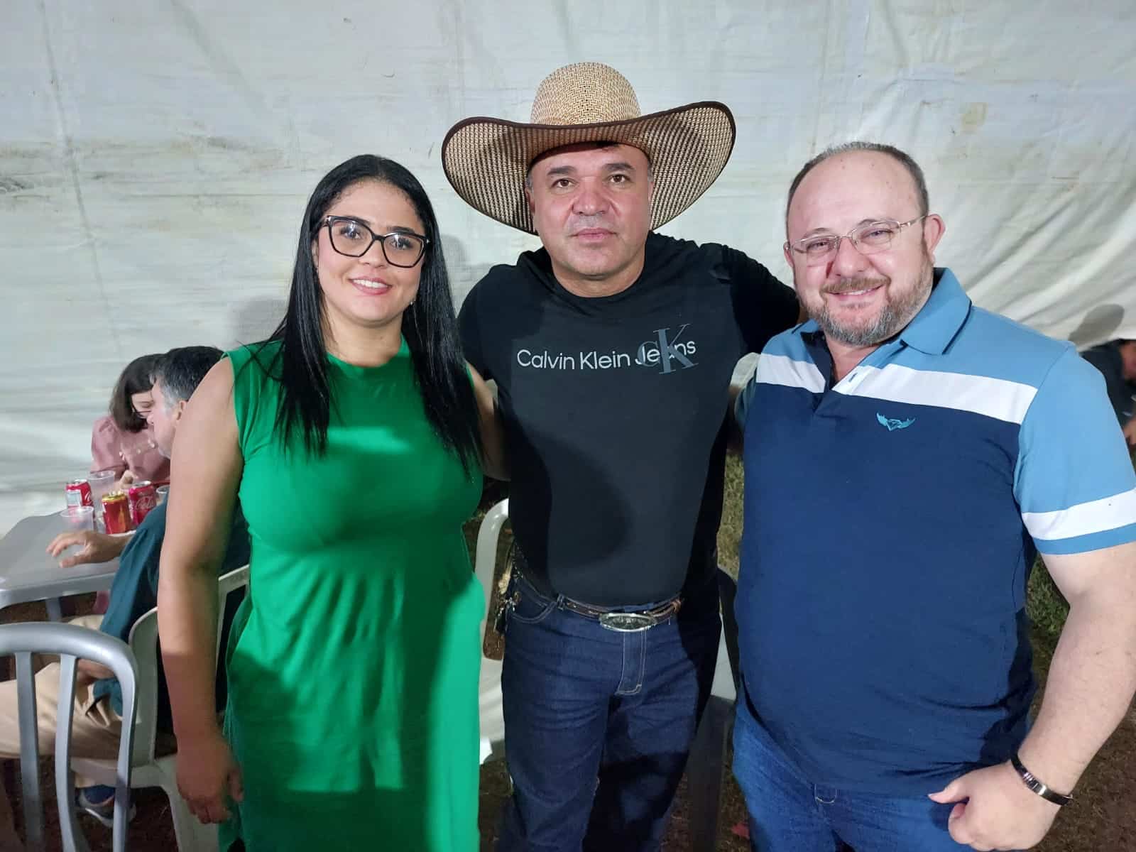 Deonir Tofollo Prestigia o 1º Sertanejão da Capela Santa Teresinha