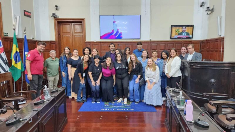 Câmara de São Carlos presta homenagem a ABRAz e ABG