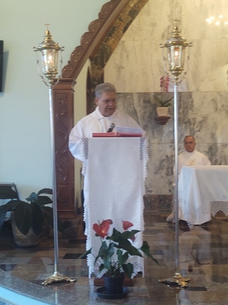 Padre Doni celebra Santa Terezinha