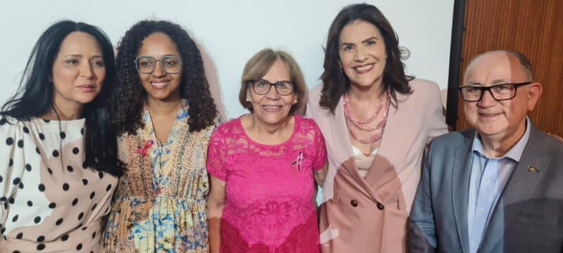 Cidinha participa de lançamento da Frente Parlamentar de Combate ao Câncer
