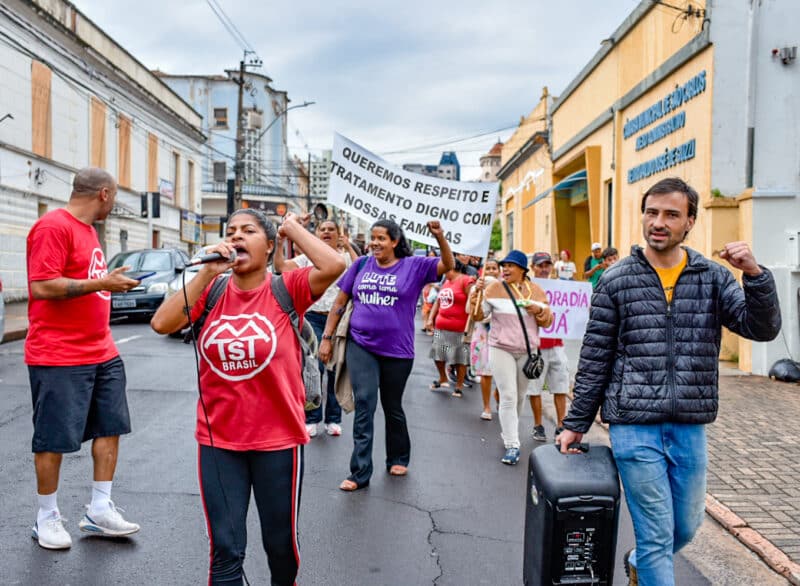 Manifestação de moradores de ocupação reivindica direito à moradia na cidade