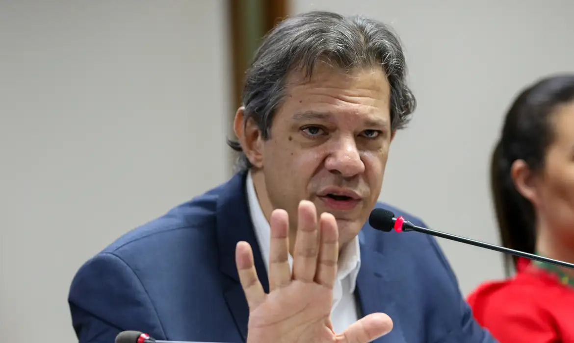 DIESEL  Carga tributária não justificará aumento, diz Haddad