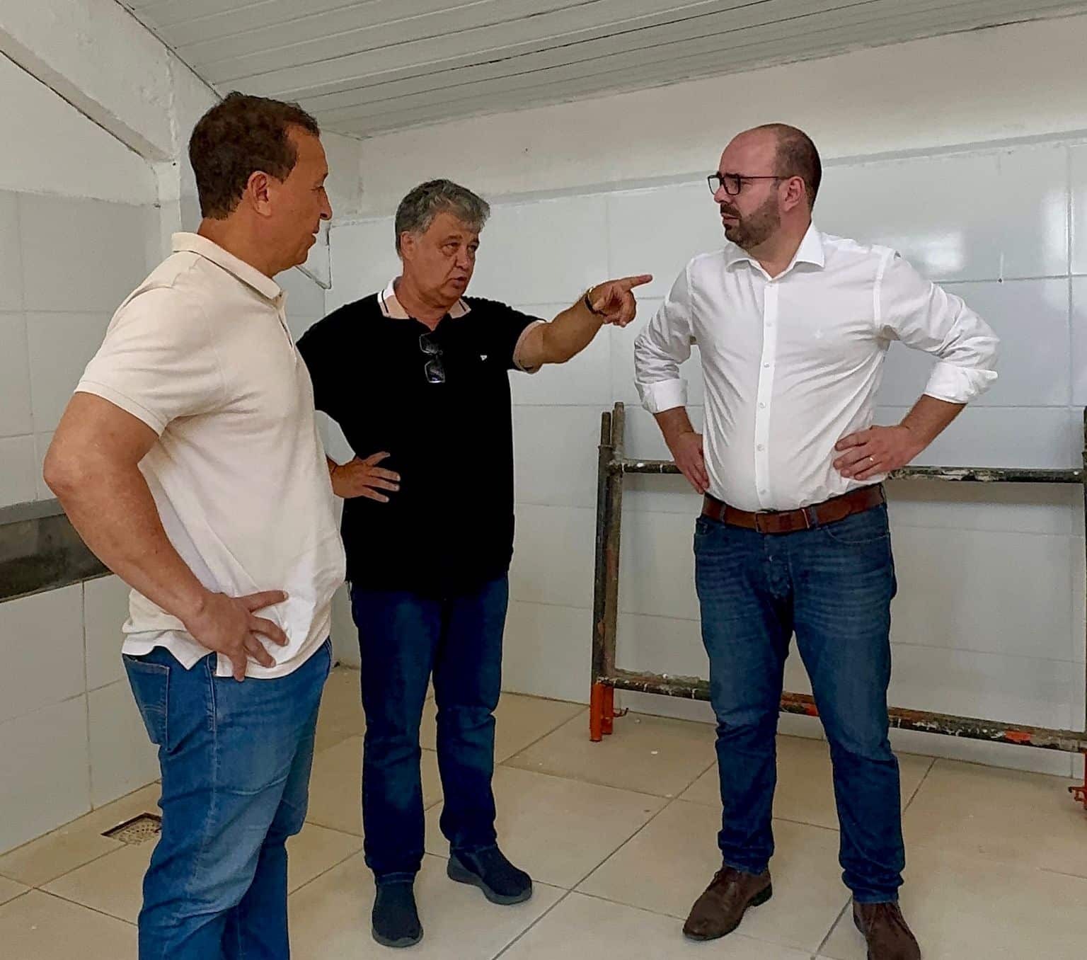 Vice-prefeito Edson Ferraz destaca o trabalho do secretário João Muller na transformação do Estádio Luisão para a Copa São Paulo de Futebol Juniores