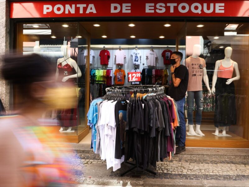 São Carlos fecha 1.130 vagas em 2023