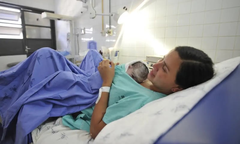 Bebê nasce dentro de carro no feriado de Tiradentes