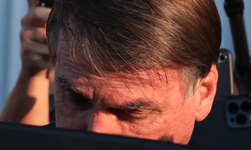 Equipe médica avisa que cirurgia de Bolsonaro será longa, diz Michelle