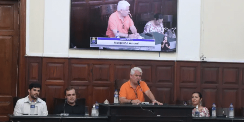 Câmara de São Carlos instala Parlamento Jovem 2024