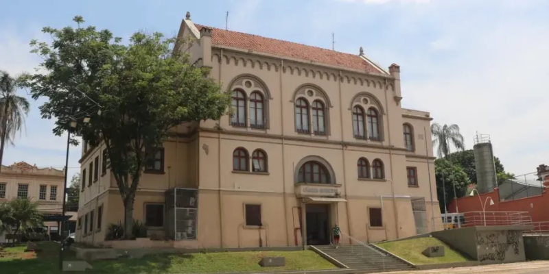 Câmara alterna eleições com altas e baixas taxas de renovação