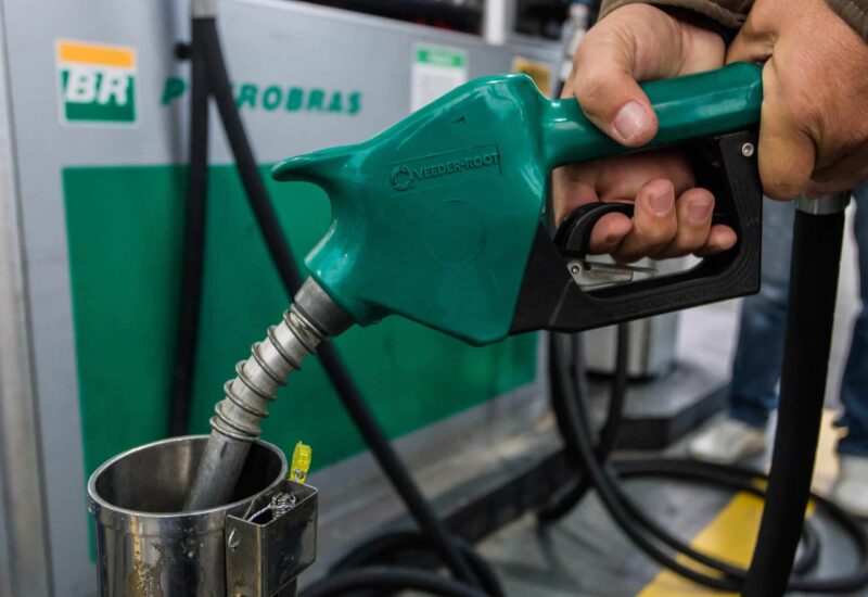 Petrobras anuncia aumento da gasolina e do gás de cozinha