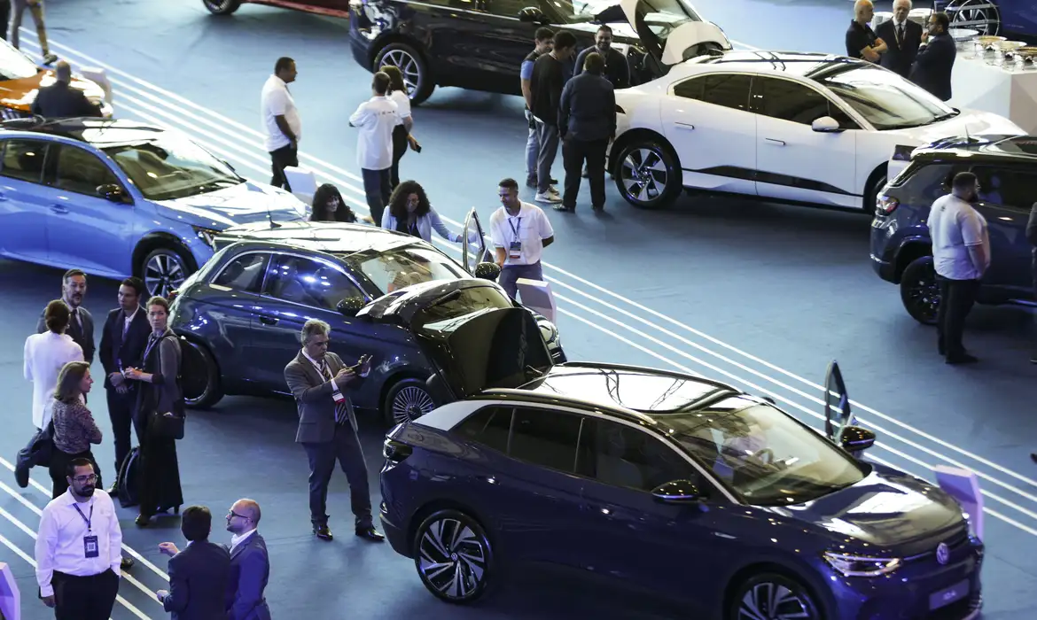 Produção de veículos cresce em relação a fevereiro, aponta Anfavea