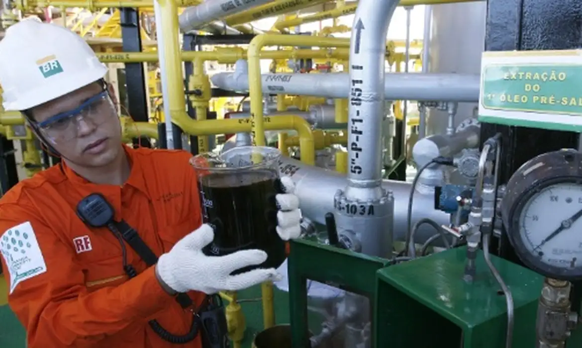 Brasil tem aumento de 7% nas reservas provadas de petróleo em 2023