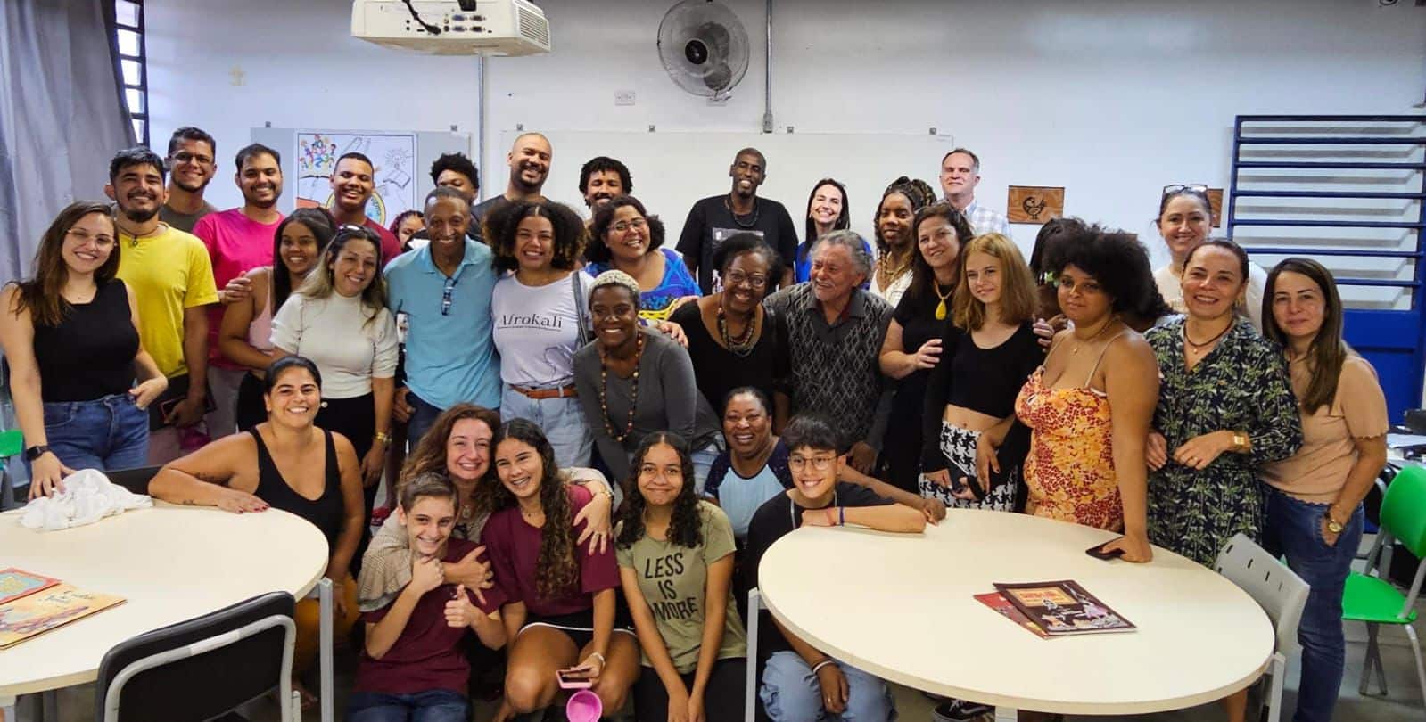 Larissa Camargo representa Deputada Leci Brandão na entrega de emenda para escola da periferia
