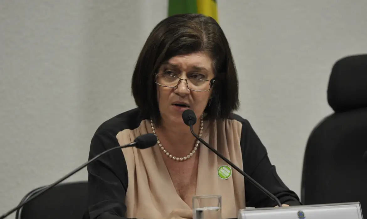Magda Chambriard aprovada
