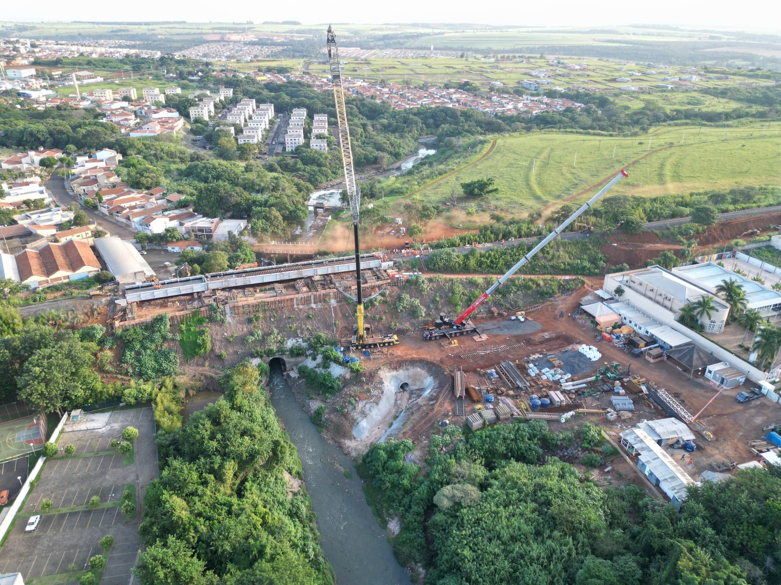 Edson Ferraz destaca importância de obra na Rotatória do Cristo