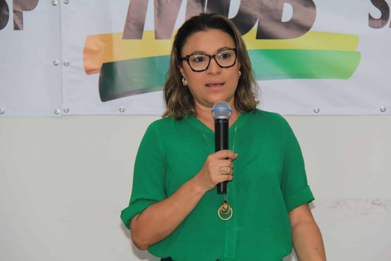 Andreia Rosa participa de ação solidária Unidos pelo Bem