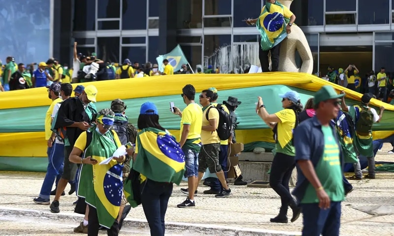 Veja quantos deputados de cada partido assinaram urgência
