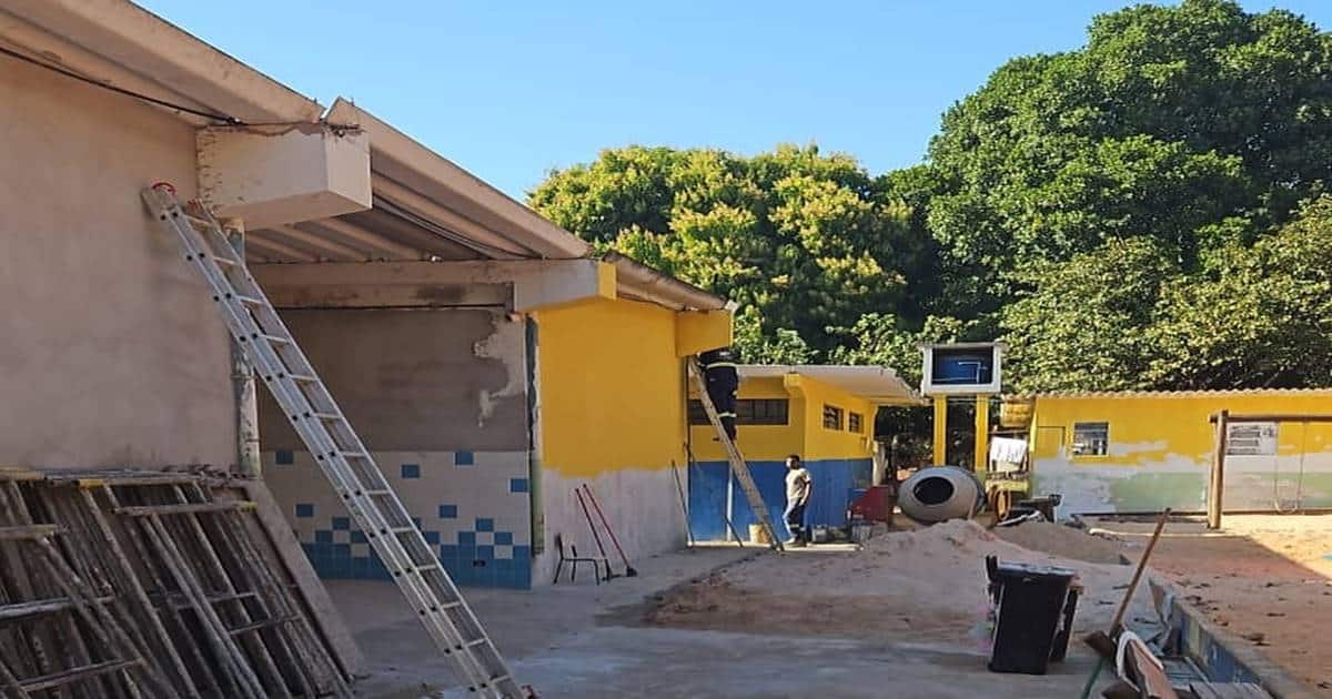 Roselei acompanha reforma do CEMEI José de Brito Castro em Santa Eudóxia