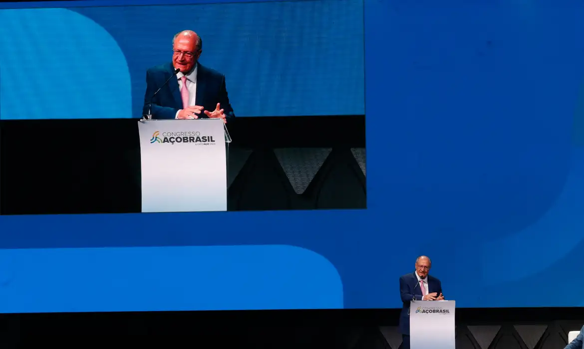 Alckmin questiona Selic