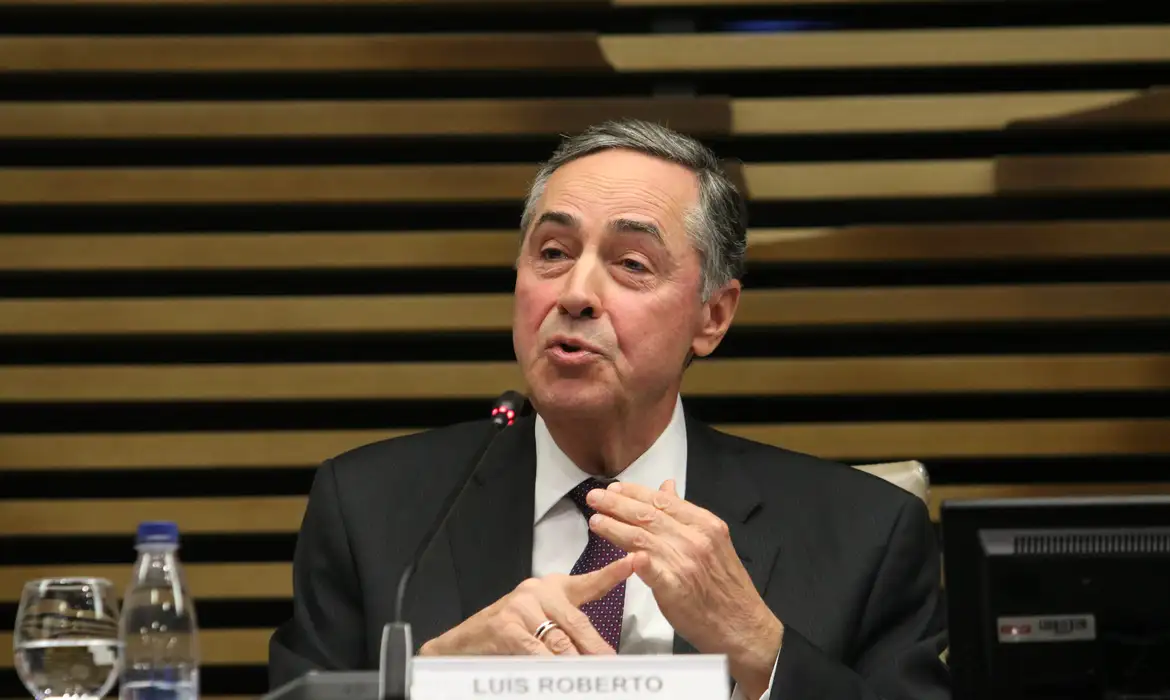 Barroso diz que STF teve atuação controversa