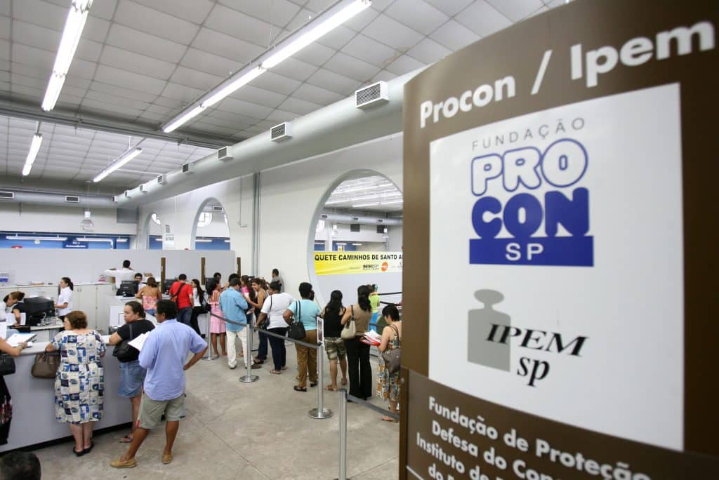 Procon-SP lança enquete