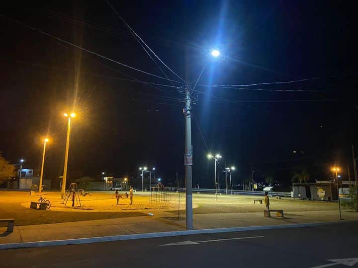 Praça do Jardim Europa recebe novo sistema de iluminação