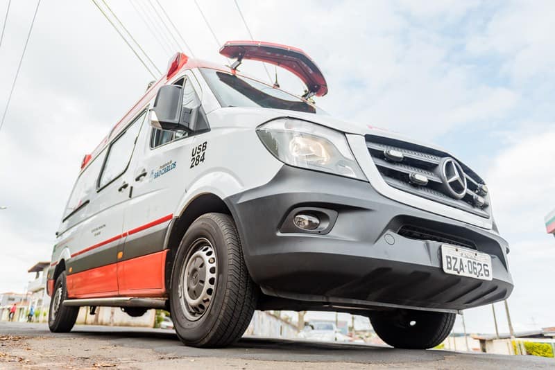 Motociclista se fere em colisão no Jardim Macarengo