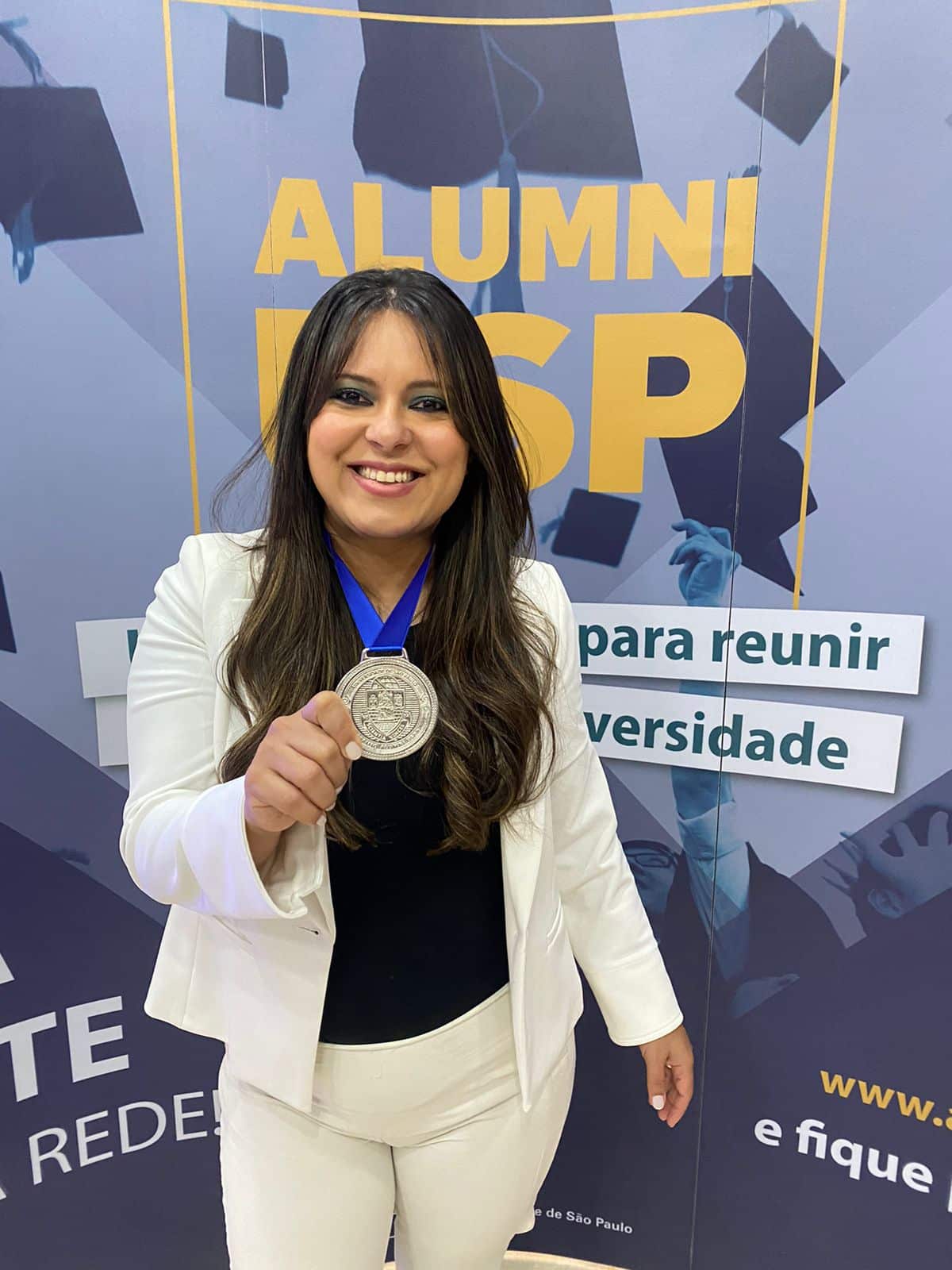 Ex-aluna recebe menção honrosa