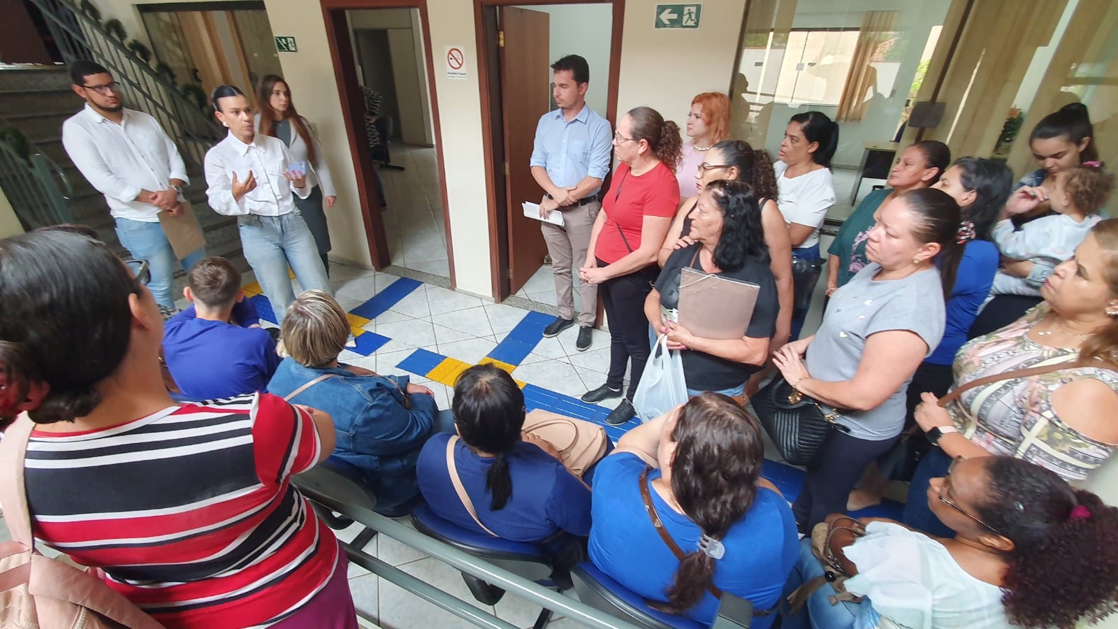 Prefeitura paga os salários das funcionárias da Creche Anita Costa