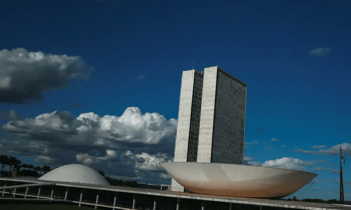 Projeto que salva emendas é inconstitucional