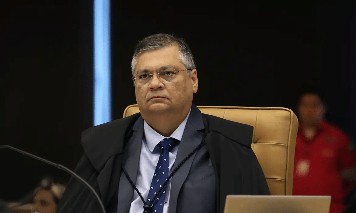Dino suspende repasses de emendas a 13 ONGs