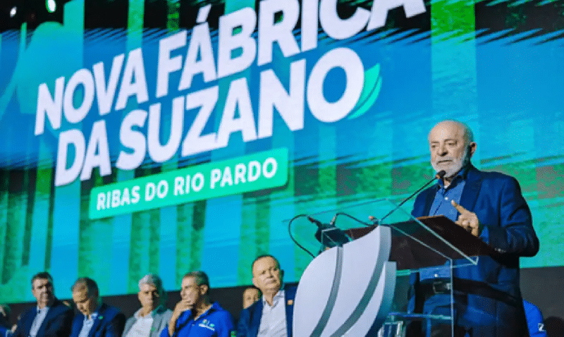Mercado joga contra país