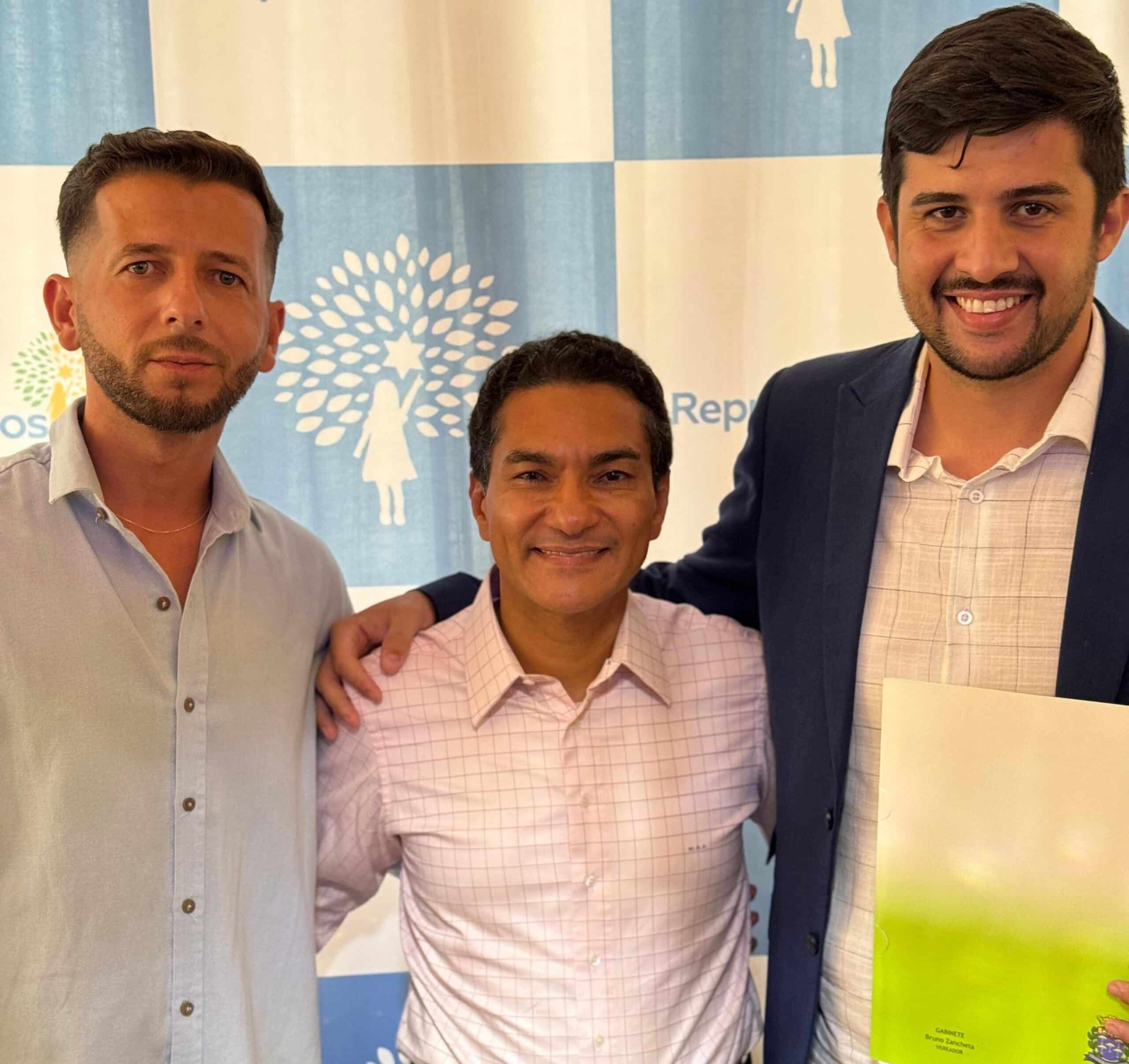 Bruno Zancheta e Elton Carvalho solicitam recursos para São Carlos ao deputado federal Marcos Pereira