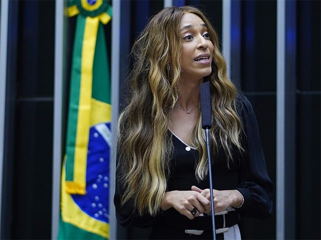 Erika Hilton pede inquérito à PF