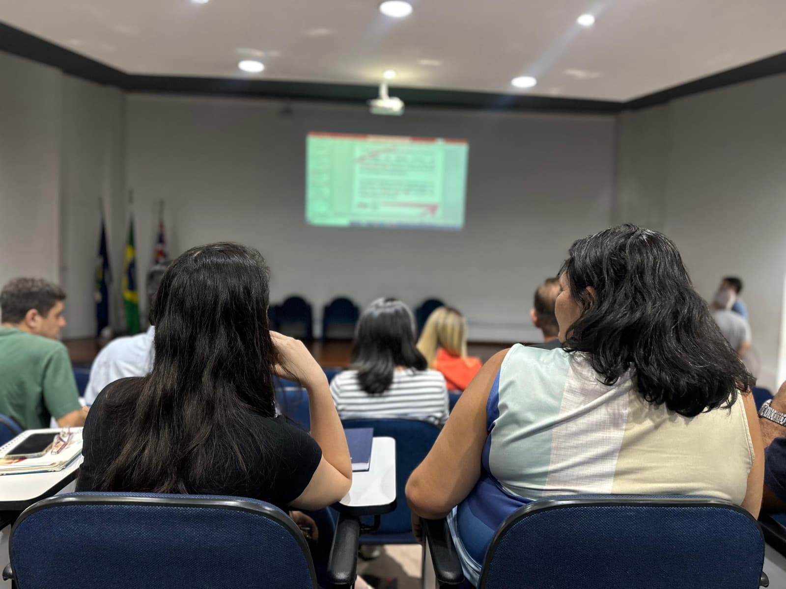 Secretaria capacita servidores