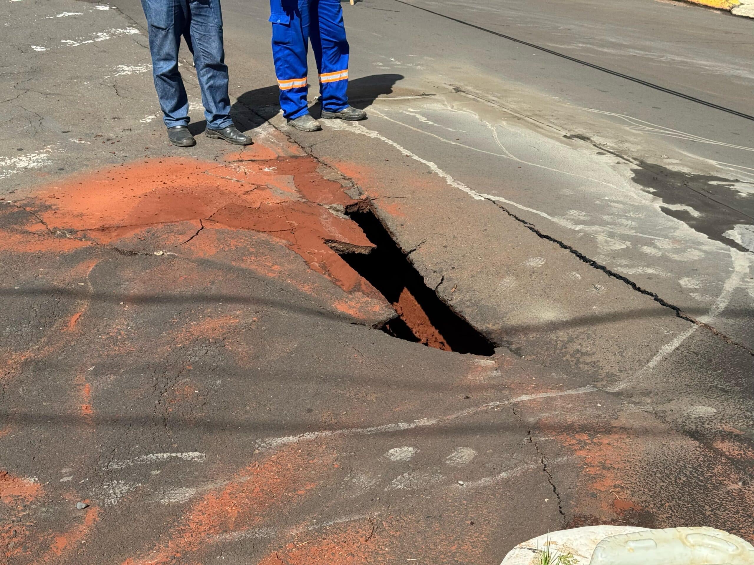 Rompimento de adutora no Faber III