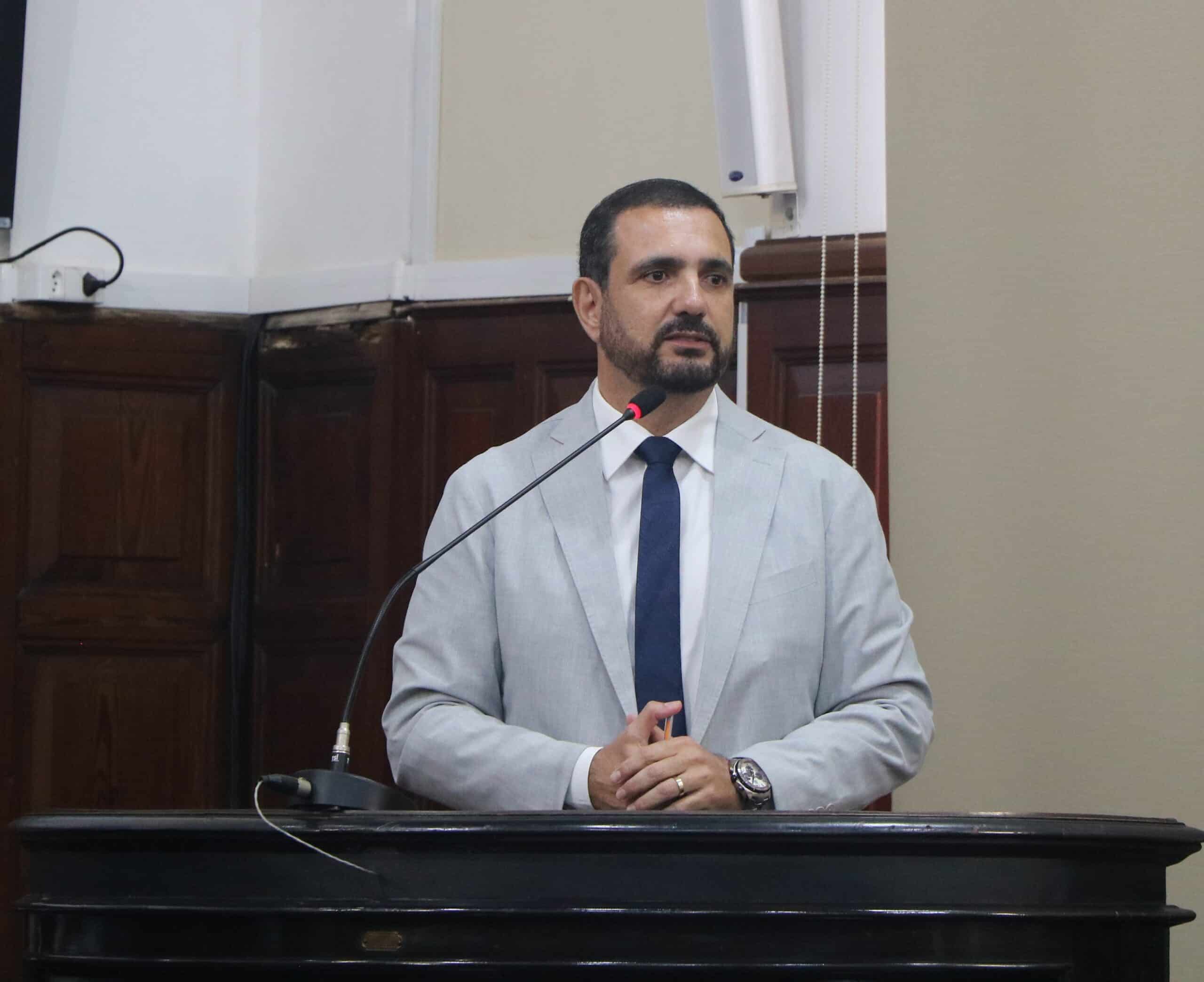 Julio Cesar cobra ações da Prefeitura para conter furtos de fiações