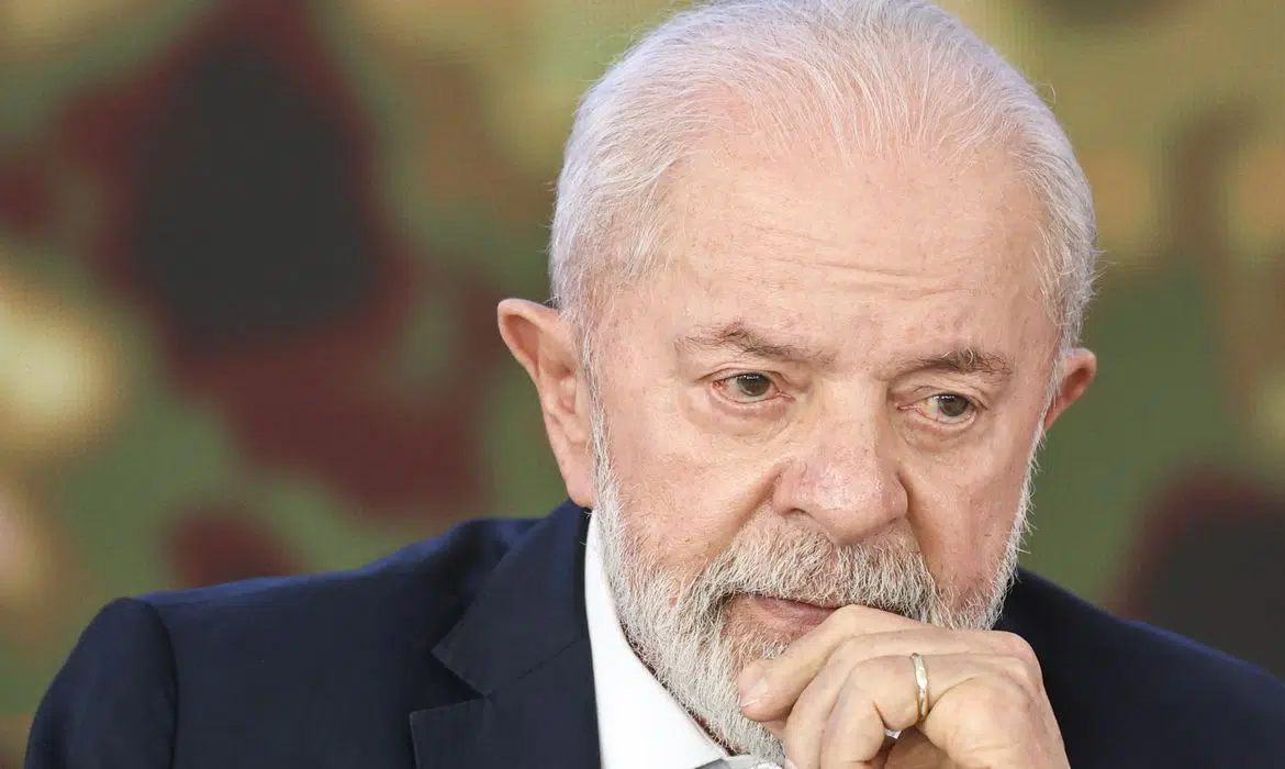 Aliados de Lula criticam silêncio do governo sobre aniversário do golpe de 1964