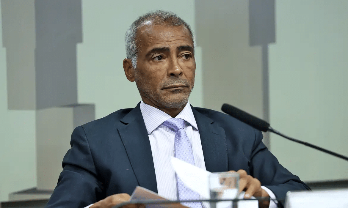 Relator pede indiciamento de três