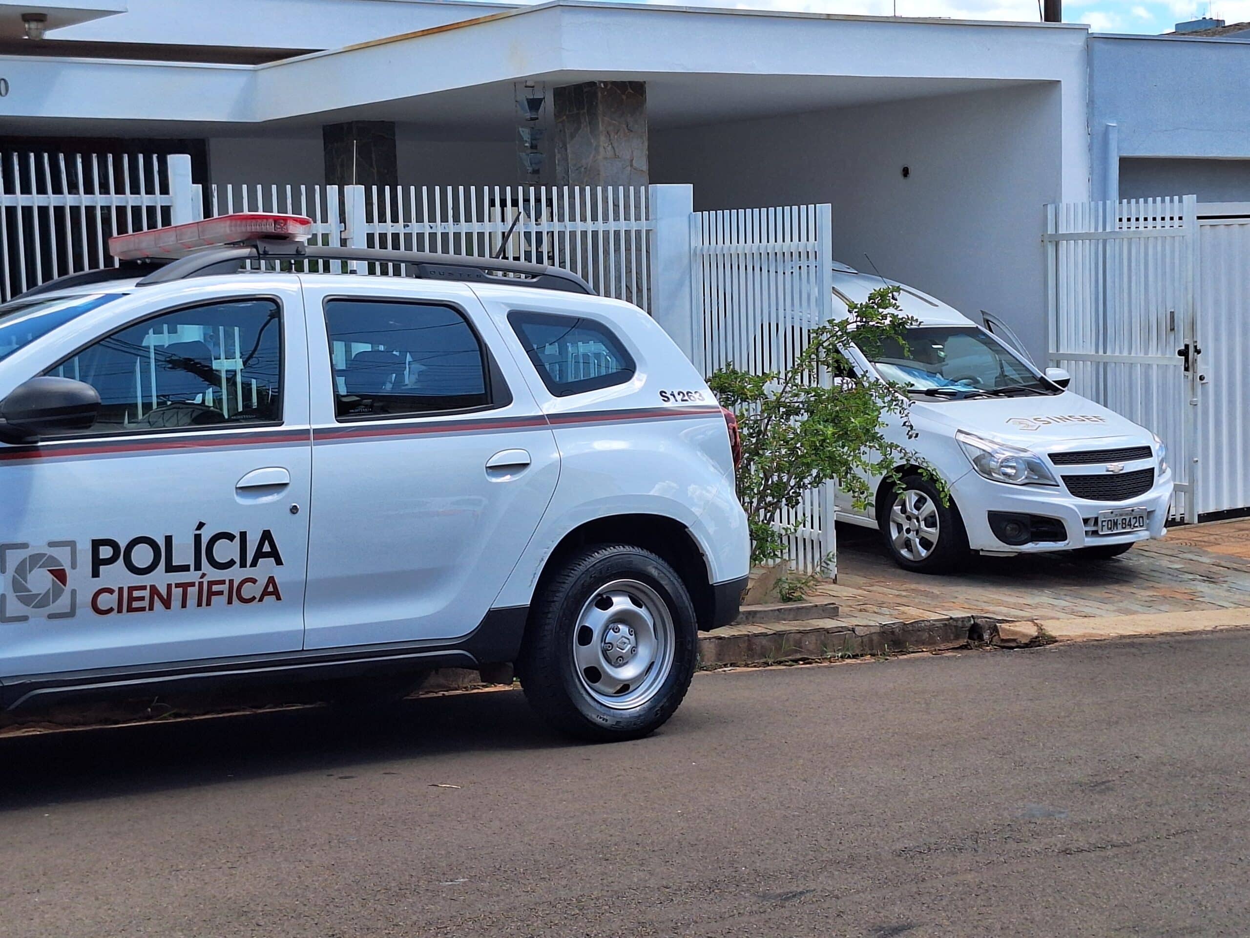 Corpo de idosa é achado carbonizado em residência; latrocínio é uma das suspeitas