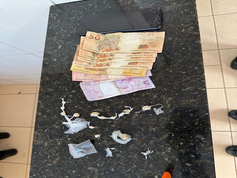 Jovem é detida com crack na Praça Santa Luzia