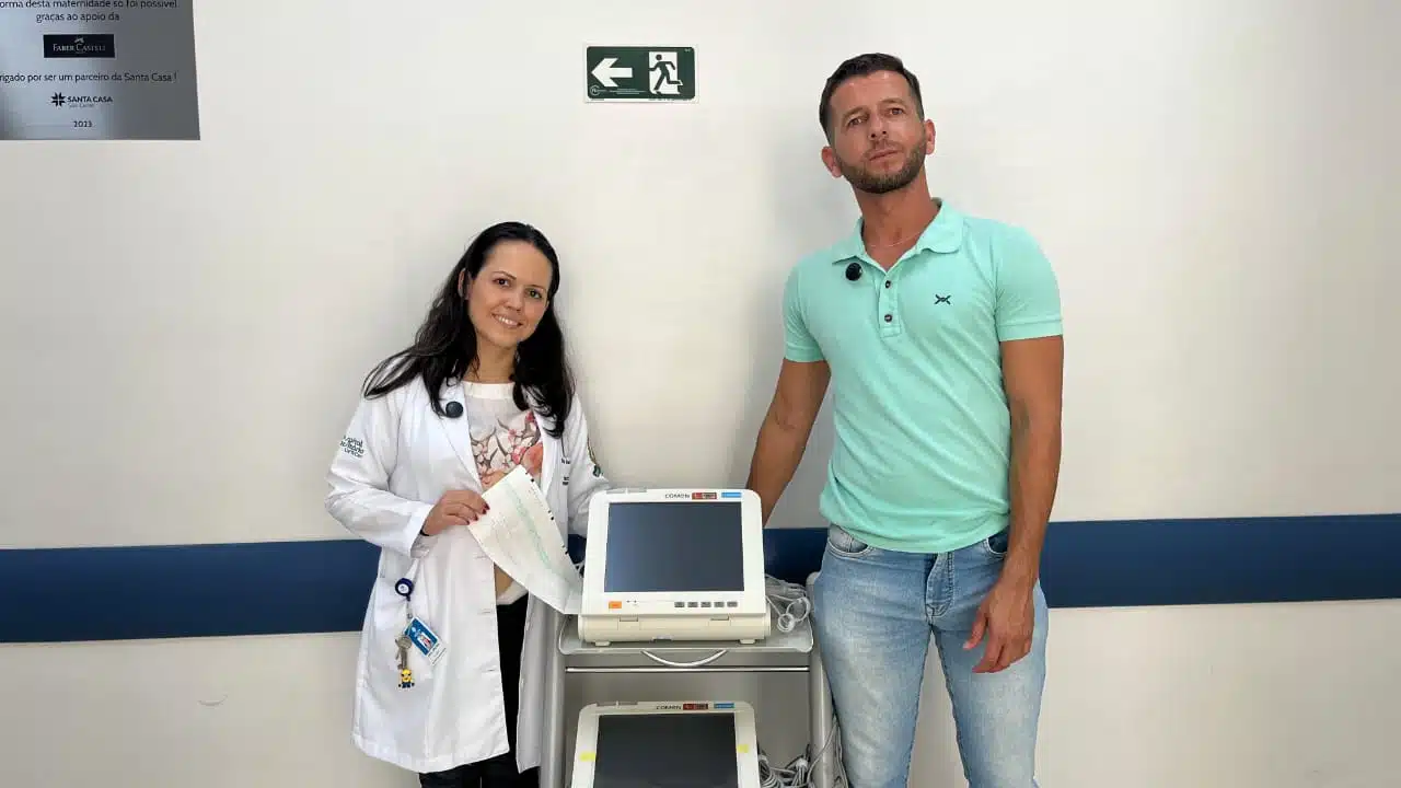 Três equipamentos de cardiotocografia são entregues com recursos destinados por Elton Carvalho