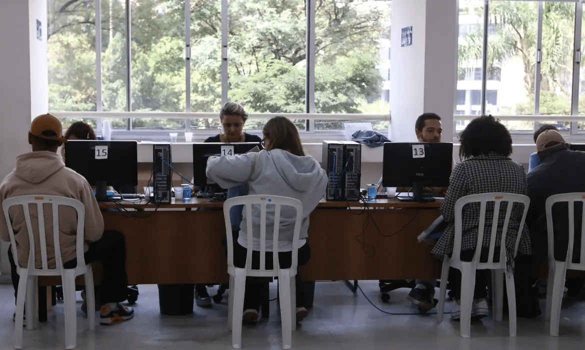 Consumidor poderá negociar dívidas em mutirão com 160 instituições