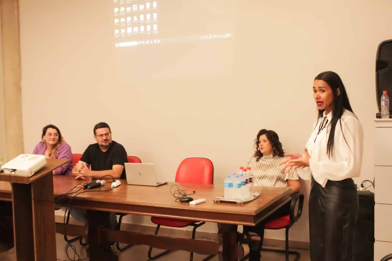 Ibaté discute políticas públicas com Ministério Público para proteção da criança e do adolescente