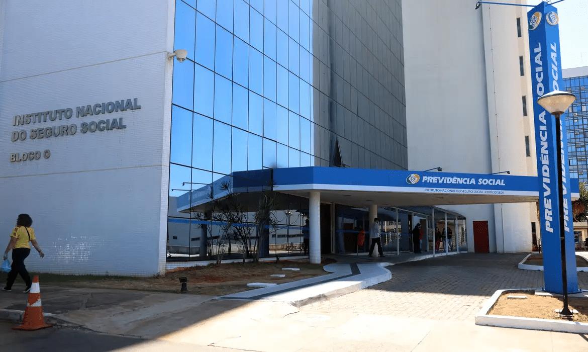 INSS começa a pagar benefícios antecipados