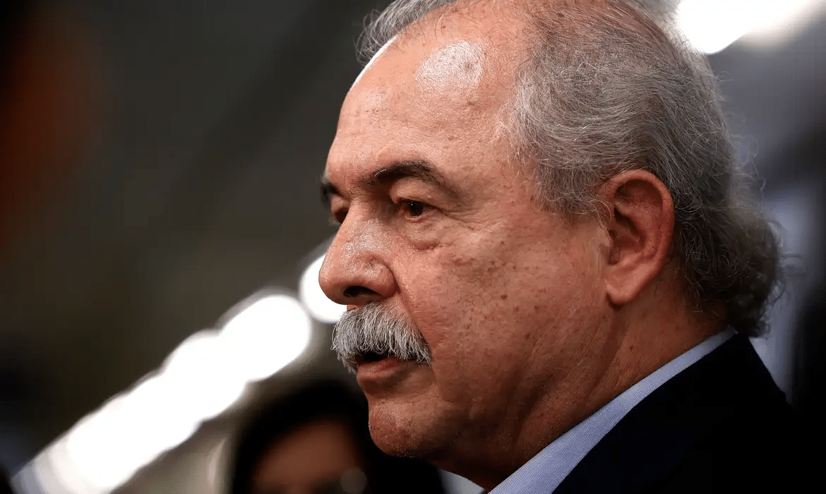 Guerra tarifária traz riscos e oportunidades